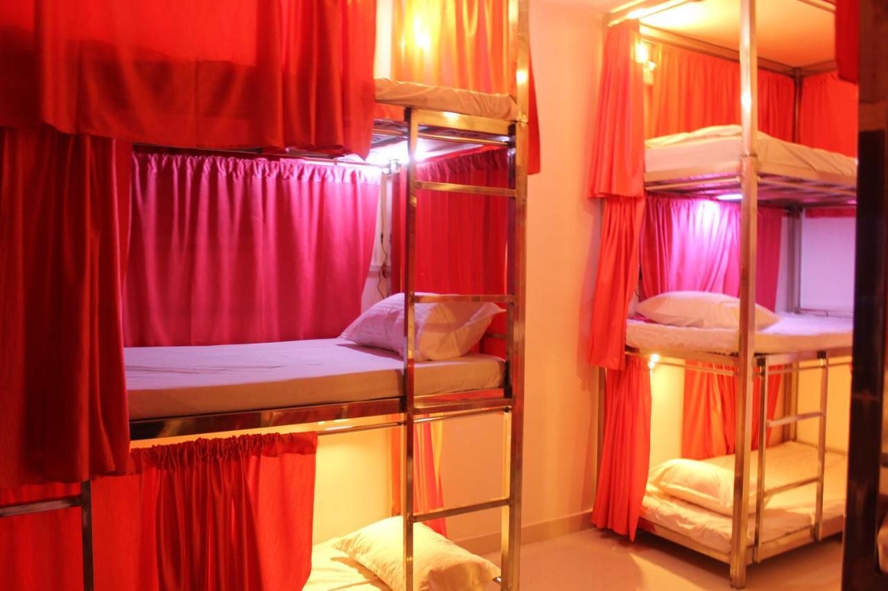 Sunset Backpackers Hostel โอร์ชชา ภายนอก รูปภาพ