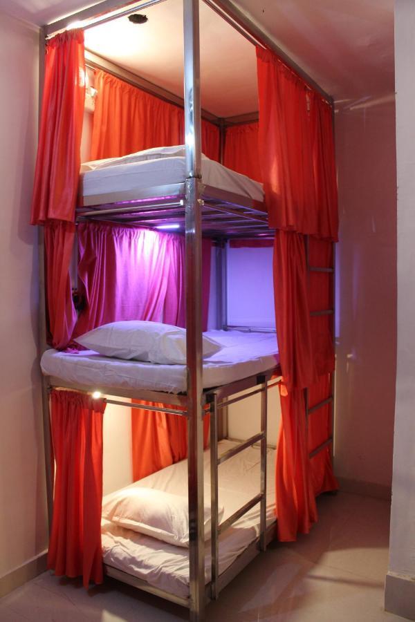 Sunset Backpackers Hostel โอร์ชชา ภายนอก รูปภาพ