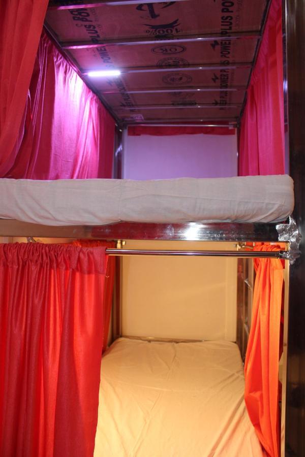Sunset Backpackers Hostel โอร์ชชา ภายนอก รูปภาพ