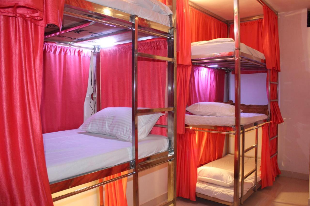 Sunset Backpackers Hostel โอร์ชชา ภายนอก รูปภาพ