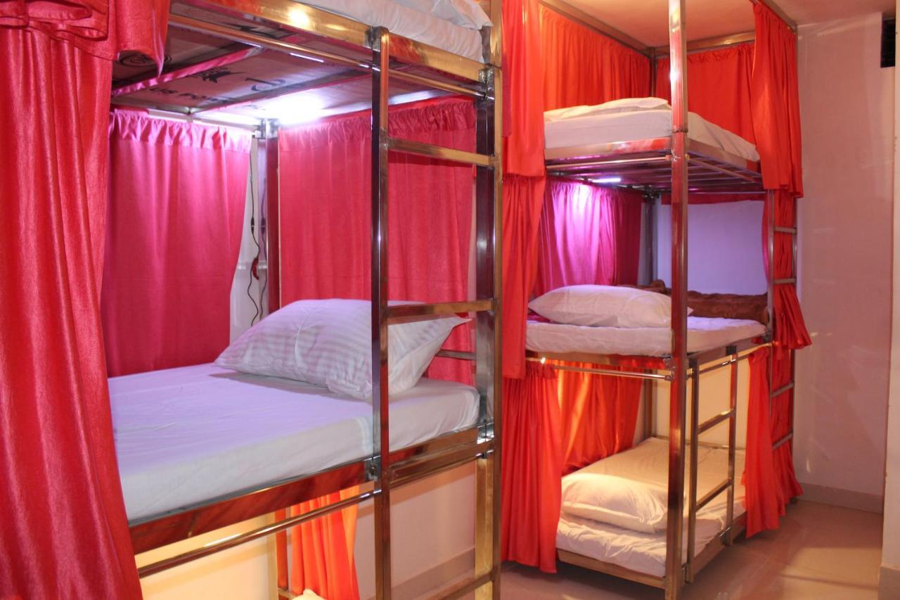 Sunset Backpackers Hostel โอร์ชชา ภายนอก รูปภาพ