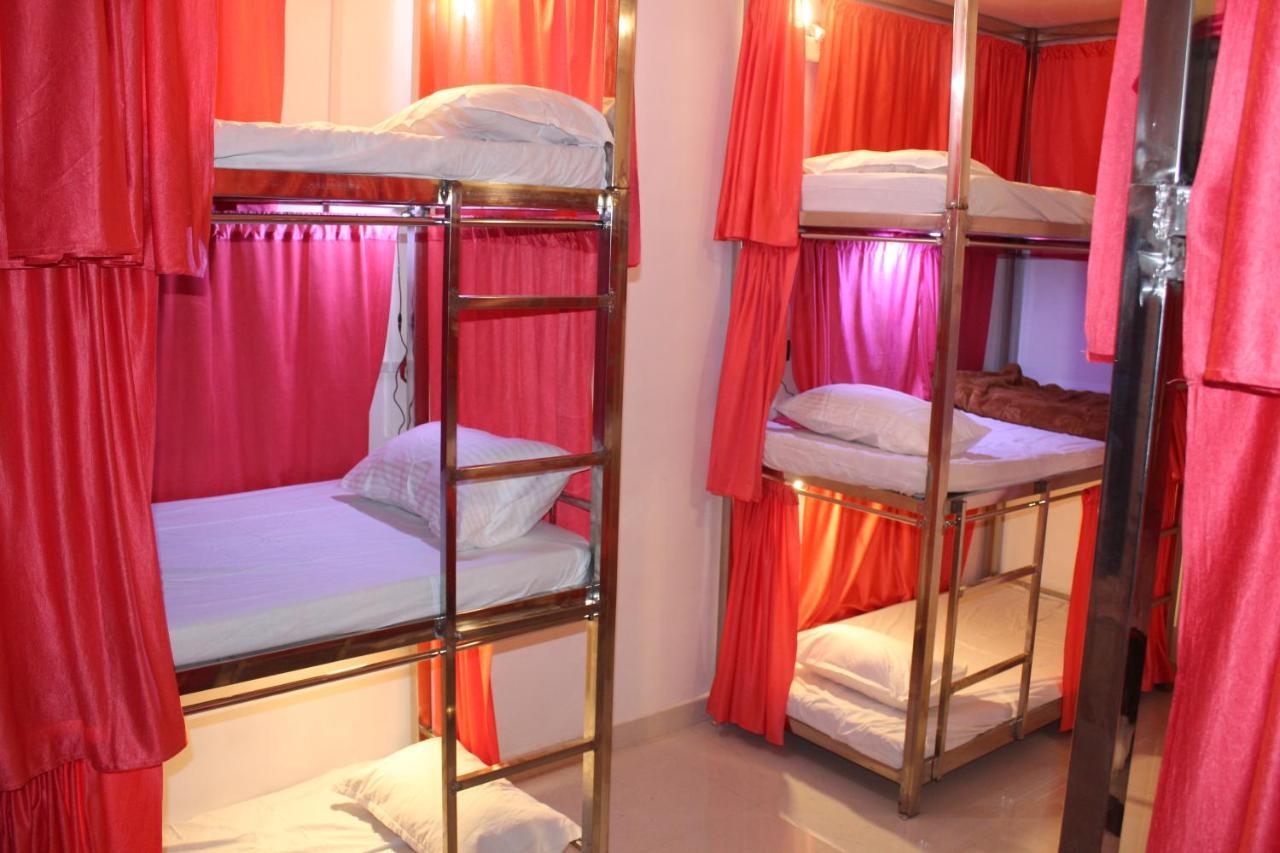 Sunset Backpackers Hostel โอร์ชชา ภายนอก รูปภาพ