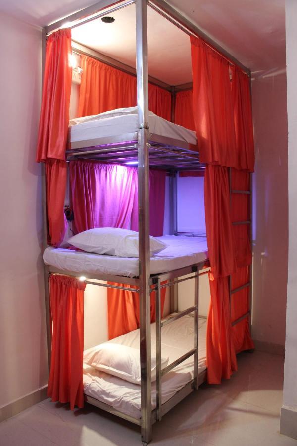 Sunset Backpackers Hostel โอร์ชชา ภายนอก รูปภาพ