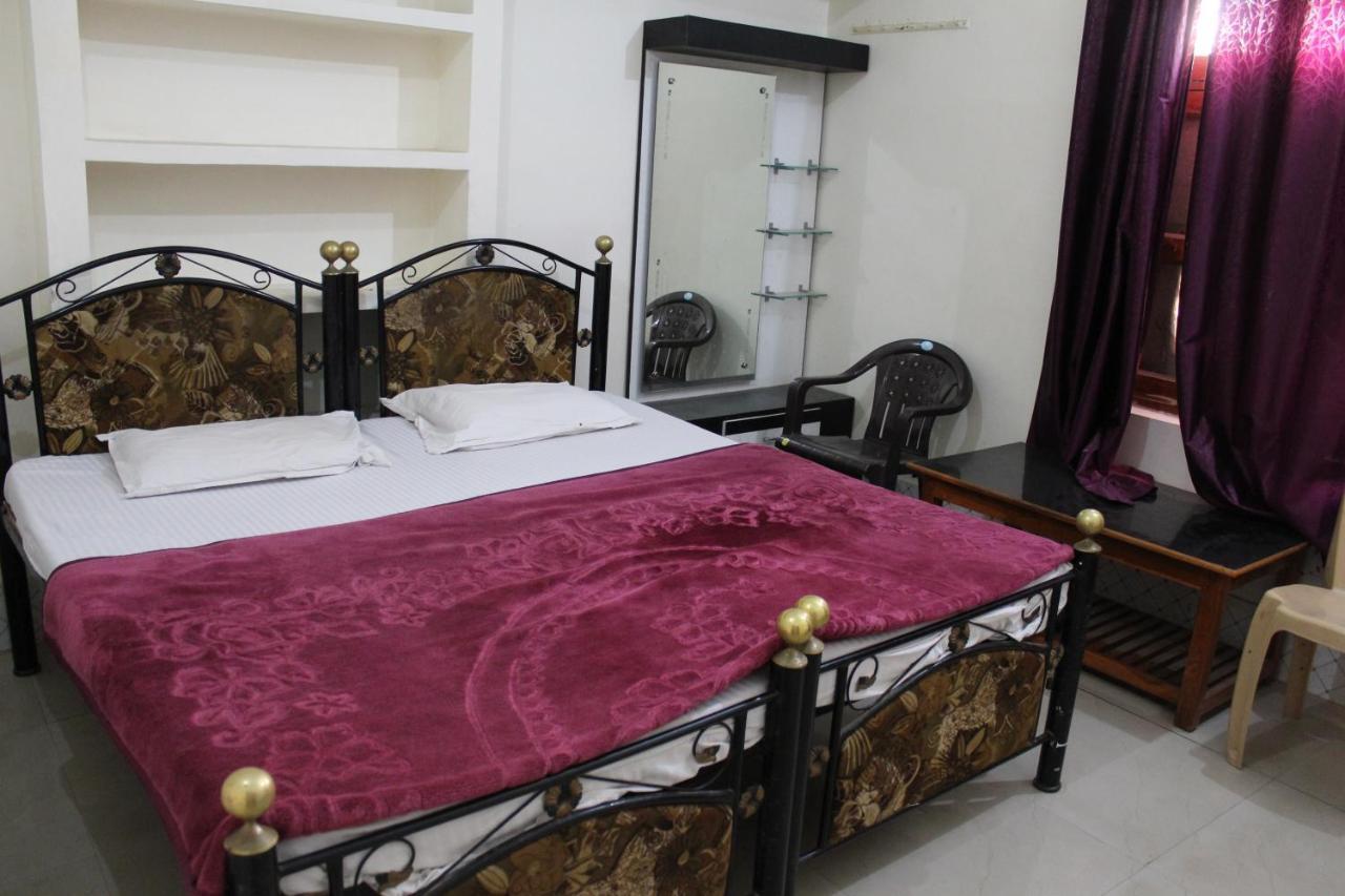 Sunset Backpackers Hostel โอร์ชชา ภายนอก รูปภาพ